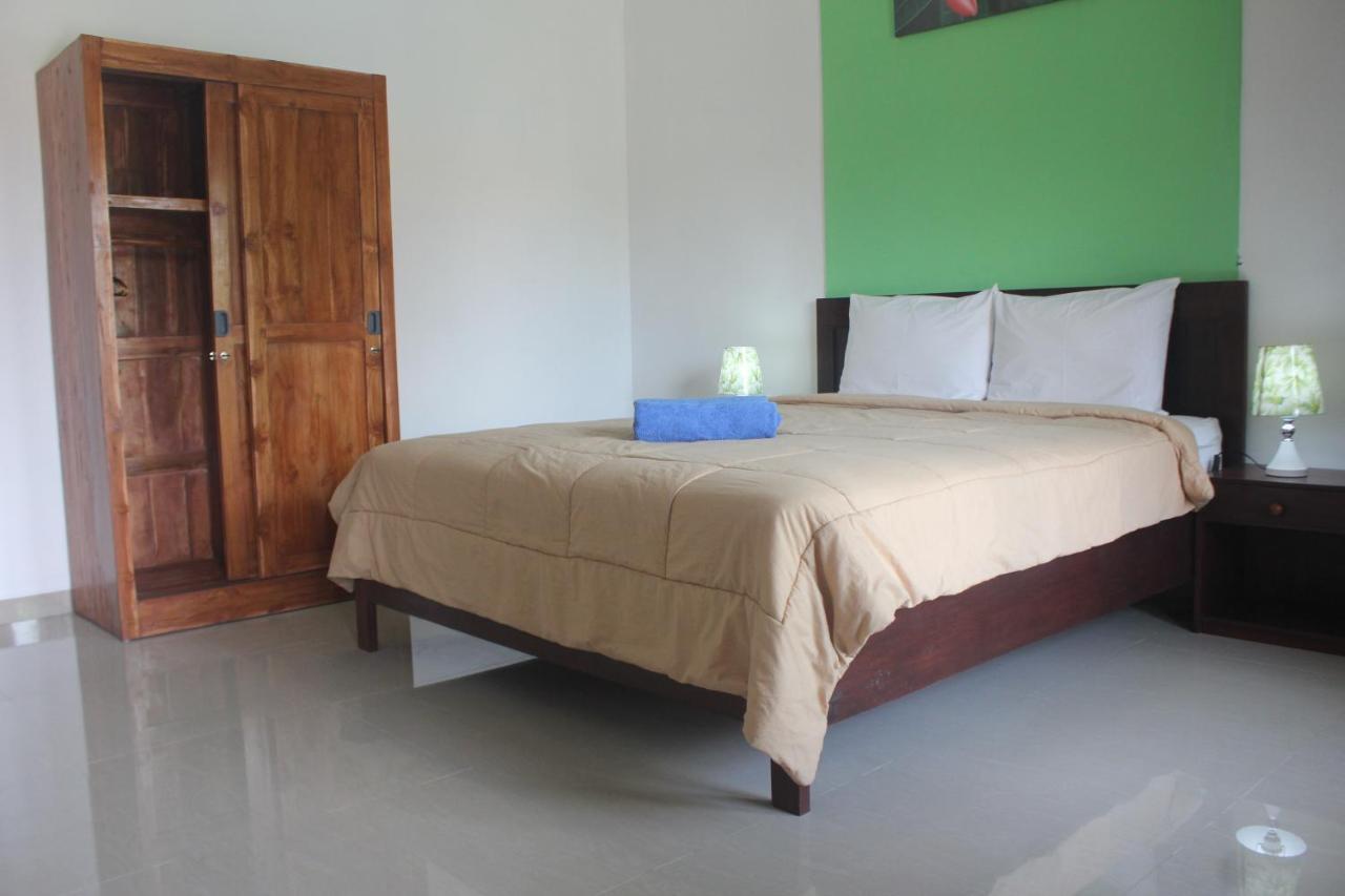 Willy Homestay Улувату Екстер'єр фото